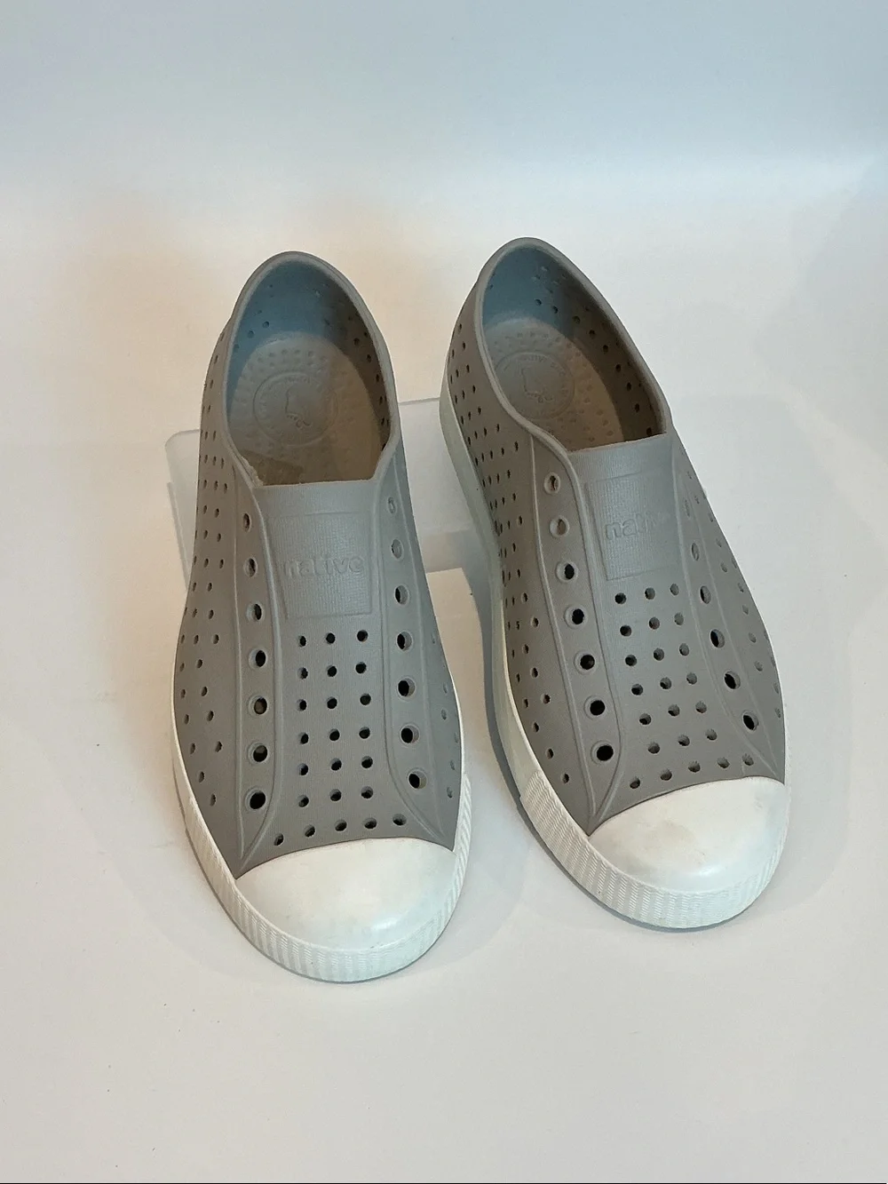 Native Jefferson Pigeon Grey, unisex Big Kids size 5